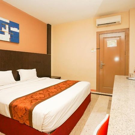 Avi Hotel Sorabaya Extérieur photo