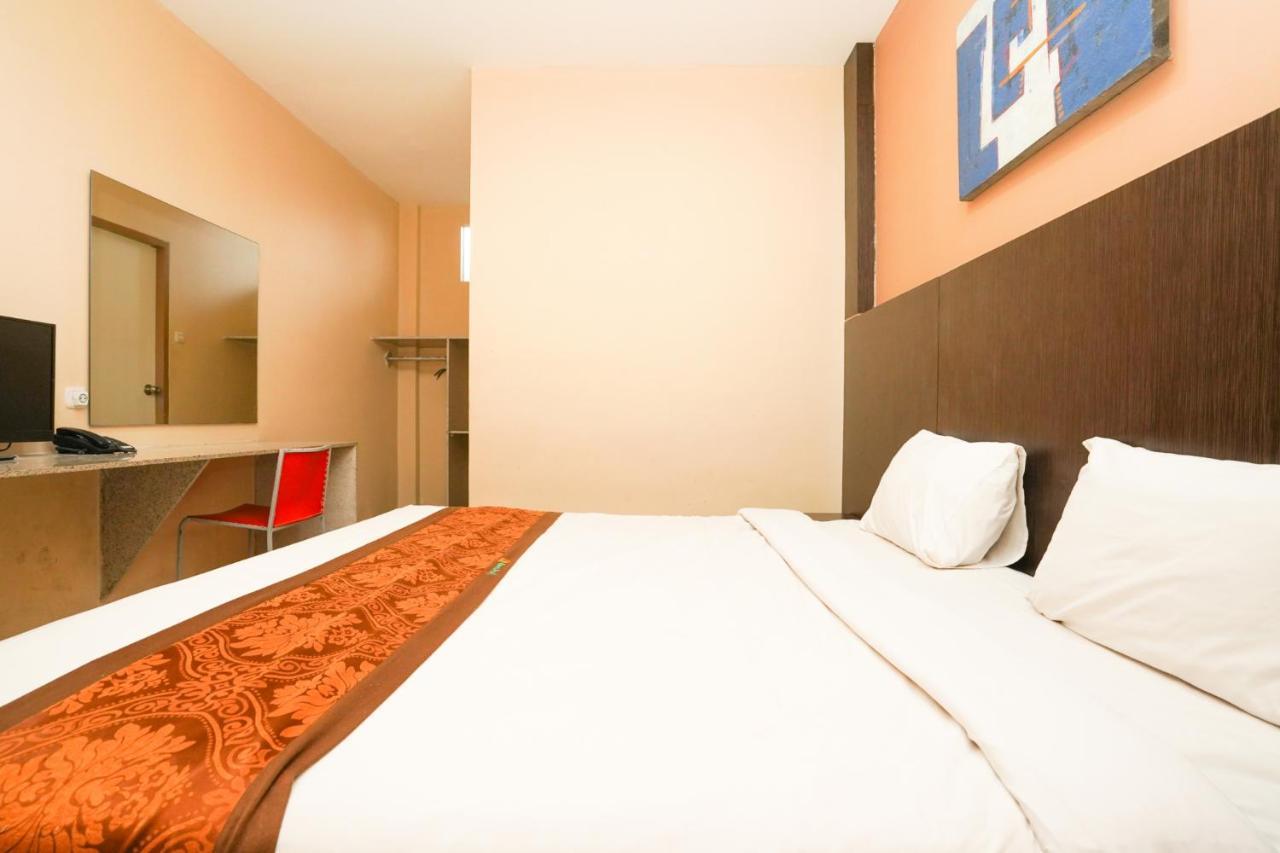 Avi Hotel Sorabaya Extérieur photo