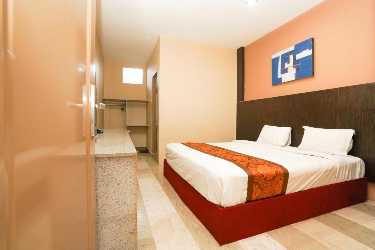Avi Hotel Sorabaya Extérieur photo