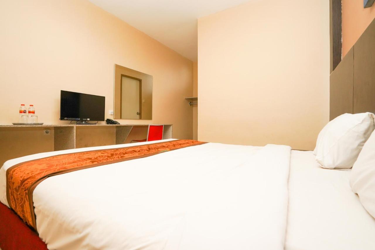 Avi Hotel Sorabaya Extérieur photo